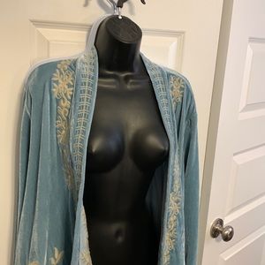 NWOT Time For Me kimono. Size 2x. Velvet with embroidery.